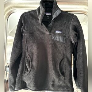 Women’s Patagonia black fleece